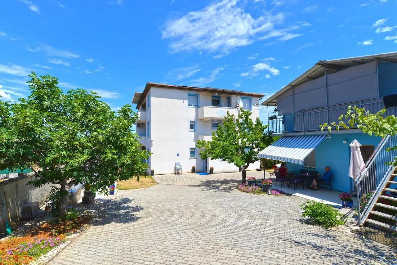 Apartments With A Parking Space Stinjan, Pula - 19643 0*,  Croatia